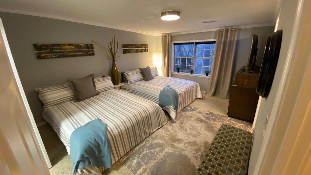 Here It Is! Cool Cape Cod-3 Br-2.5 Bath-12 Guests Olathe Luaran gambar