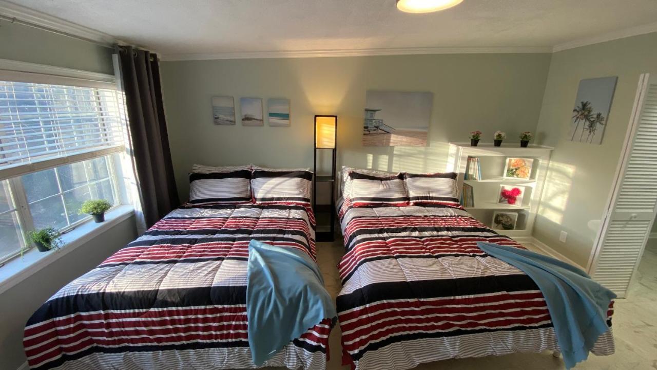 Here It Is! Cool Cape Cod-3 Br-2.5 Bath-12 Guests Olathe Luaran gambar