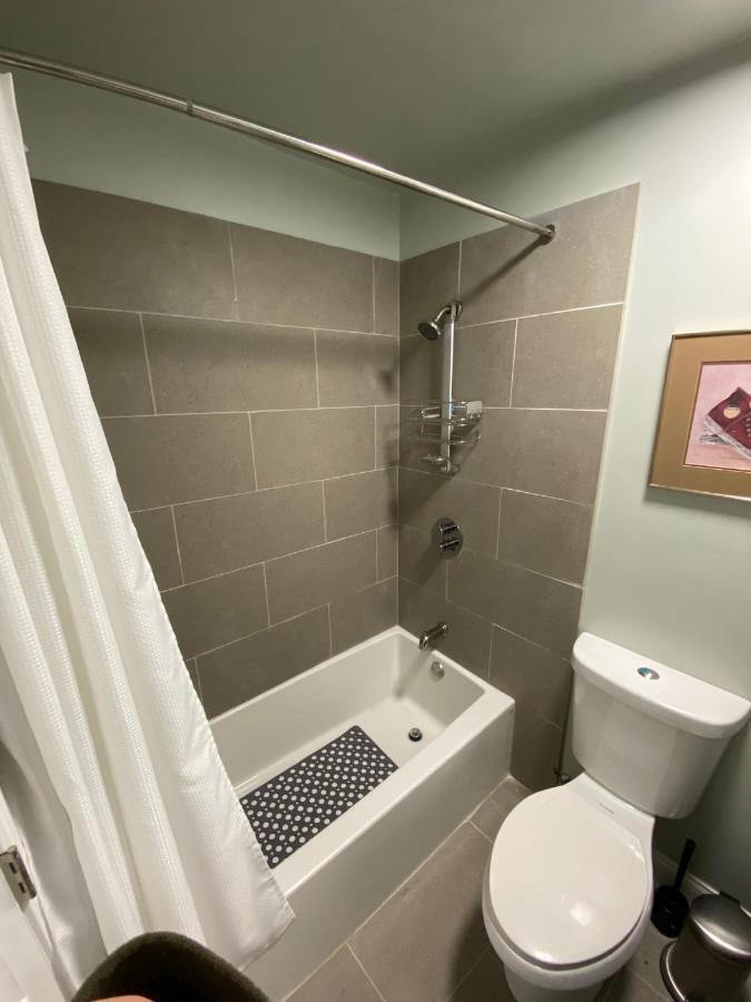 Here It Is! Cool Cape Cod-3 Br-2.5 Bath-12 Guests Olathe Luaran gambar